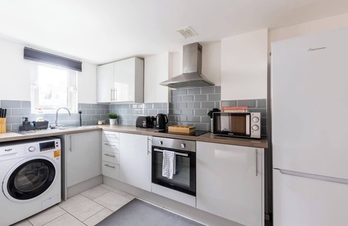 Barry Apartamento | Dan Suite by Koya Homes