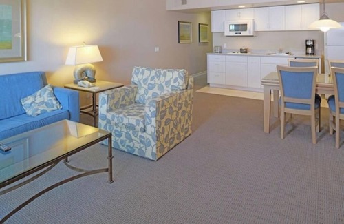 Capistrano Beach Condominio | Dana Point Beach front condo with balcony