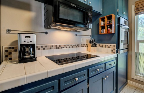 Dana Point Condominio | Dana Point Headlands oceanfront with a pool overlooking the beach STR14-0128