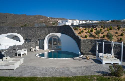 Finikia Hotel | Danae Suites Santorini