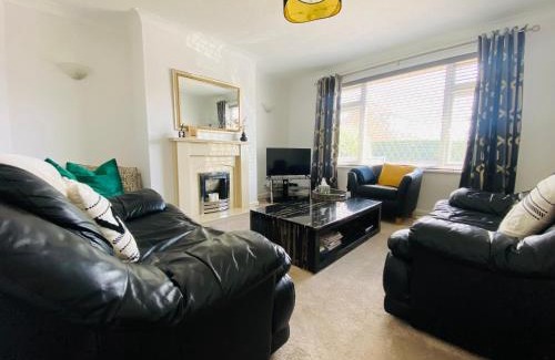 Messingham Casa | Danby House Messingham nr Brigg, Blyton, Hibaldstow, Scthorpe - Ideal for Families, Business, Golfers, Wedding Guests