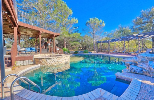 Wimberley Cabina | Dance Hall Cabin Near Jacob's Well! Sleeps 4