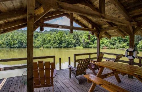 Old Fort Casa | Dancing Bears Cabin Breathtaking Sunrise Mountain Views!