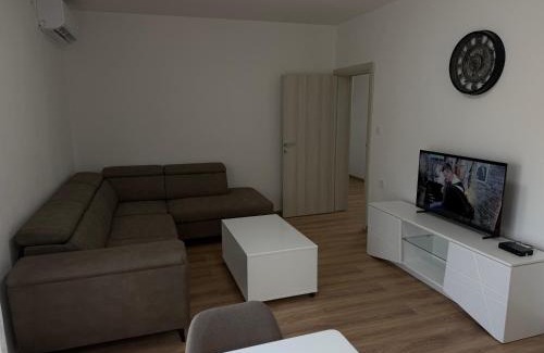 Mahala Apartamento | Dane Apartment Airport Podgorica