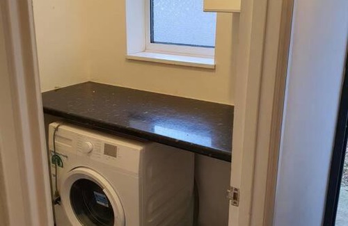 Fleet Casa | Danellie - 4 bed Entire house in Fleet, Hampshire