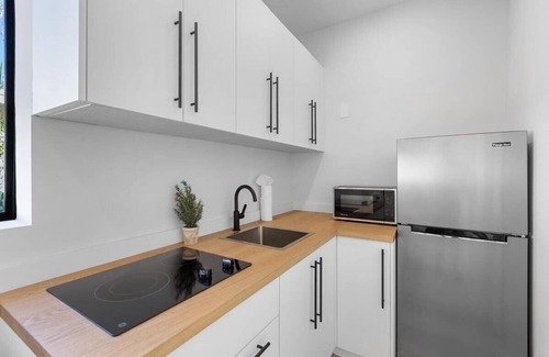 Melaleuca Gardens Apartamento | Dania Private Studio | Minutes to Dania Beach