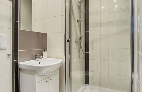 Wesoła Zachod Hotel | Daniel Griffin Aparthotel by Artery Hotels