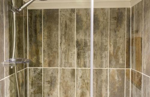 Scales Casa | Danika East