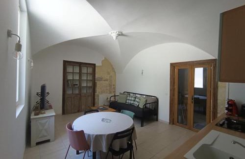 Montfrin Apartamento | Dans maison de maître, appartement indépendant.