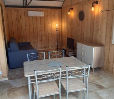 Oppede Casa | DANSAVAN Chambres d Hôtes Gite