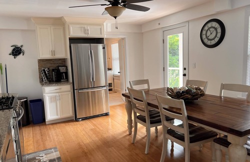Danvers Apartamento | Danvers spacious apt near Salem historic witch town Mall / Hospital