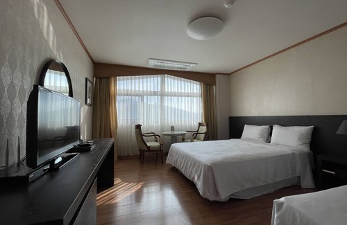 Danyang Hotel | Danyang Tourist Hotel Edelweiss