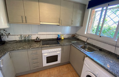 Mas Pinell Chalet De Esquí | Daró 2D 135 - Aire, Piscina, Sat TV