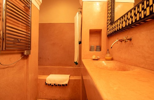 Sidi Ben Slimane El Jazouli Casa | Dar Oulhoum