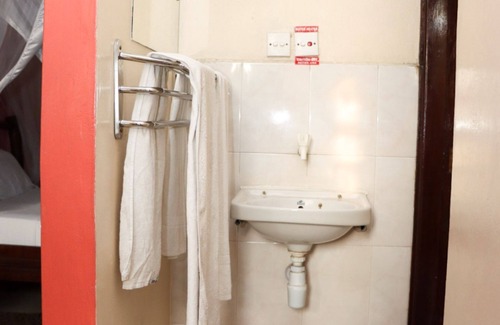 Manyimbo Hotel | Darajani Hotel Ltd