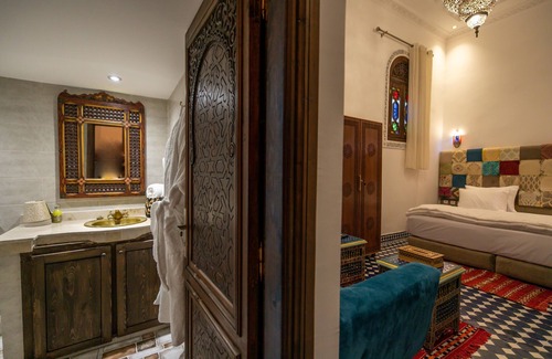 Zekkak Er Roumane Casa | Darif's Riad Fes