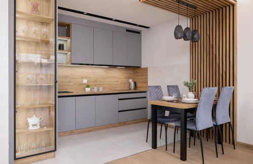 Grzegorzki Apartamento | Dark Blue Apartment in Kraków by Renters