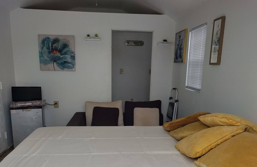 Ronda Casa | Dark Grey Tiny House unit 3