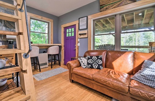 Marshall Cabina | Darling 30-Acre Cabin w/ Fire Pit & Balcony!