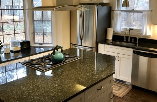 Michigan City Cabina | Darling 3bdrm 2ba cabin on acre; .5 to lake Min. 30 days
