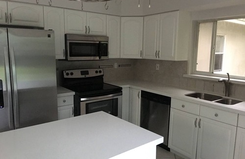 Boca Raton Cabaña | Darling Cottage en East Boca, cerca de la playa, restaurantes y tiendas