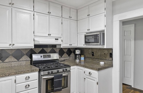 Hoover Casa | Darling Farmhouse on an Acre Lot