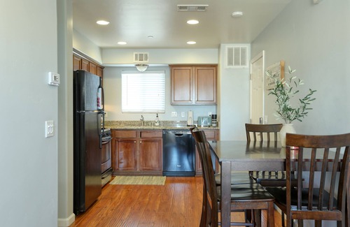 Grover Beach Condominio | Darling One Bedroom Condo with Ocean Views