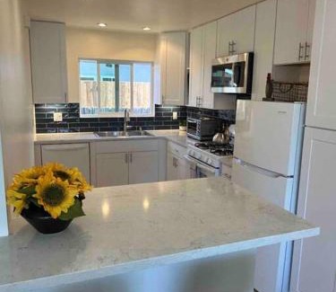Westside Casa | Darling, Peaceful, Near Beach, EV Charger