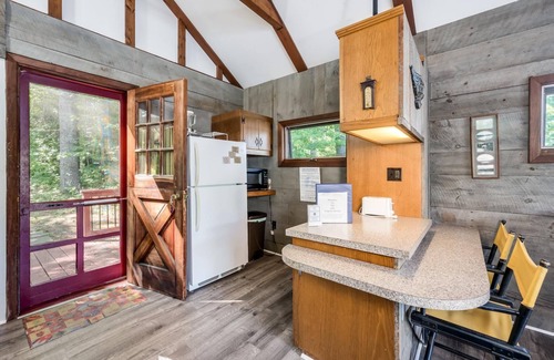 Moultonborough Casa | El lindo boathouse te permite dormir justo en el agua, lo que lo convierte en el refugio romántico perfecto