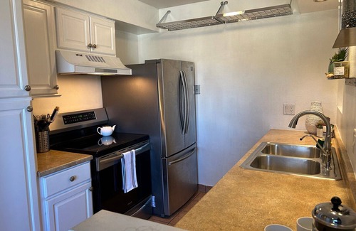 Alta Mesa Condominio | Darling W/View, Garage, Pool, AC, 2 Min to Downtown, Pet Friendly