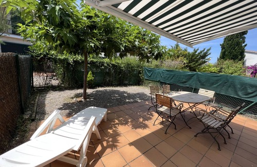 Mas Pinell Chalet De Esquí | Daró 3D 31 - A 150m de la playa, piscina