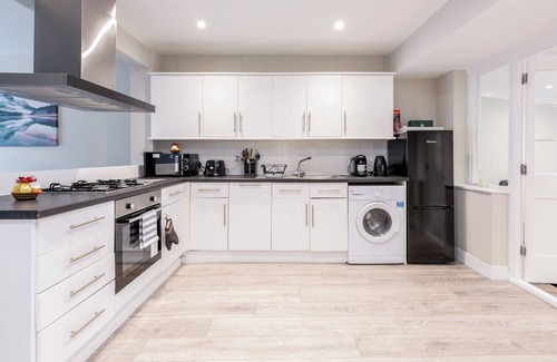 Little Holland Casa | wwwwwwwwwwAttractive 2 Bed 2 Bath Bungalow nr Bluewater - Dartford DA1