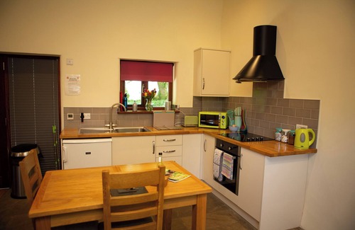 Okehampton Cabaña | DARTMOOR INN, pet friendly, character holiday cottage in Sourton Down