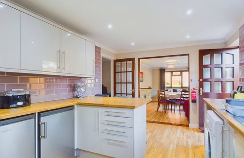 Totland Bay Casa | Dartmouth House - Bayside