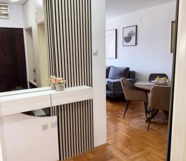 City Center Apartamento | DarViva Apartment Niš, center, private garage parking, river view