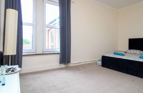 Shirley Casa | Darwin road guest house room 3