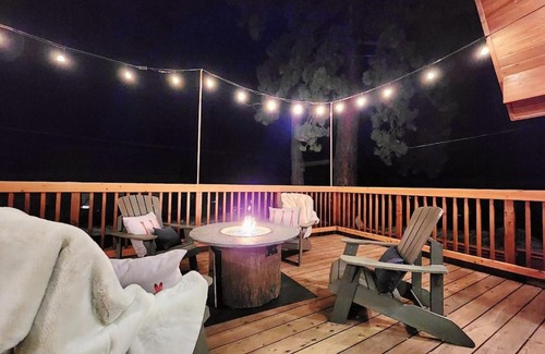 Tahoe Vista Casa | Das Bar Haus - Walk to Beach & Close to Ski Resort