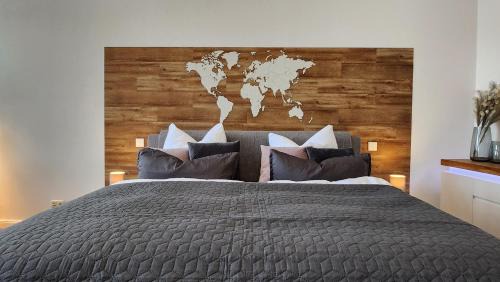 Schwerin Apartamento | Das Ferienapartment Alexandrine direkt am Pfaffenteich mit eigenem Parkplatz