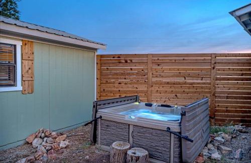 Fredericksburg Casa | Das Grun Haus With Private Hot Tub