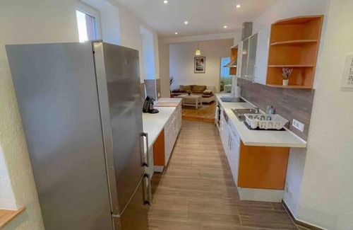 Osthofen Apartamento | Das Haus am Bach-schöne Große Wohnung mit Terrasse