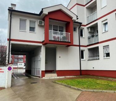 Sremska Mitrovica Apartamento | Das Studio