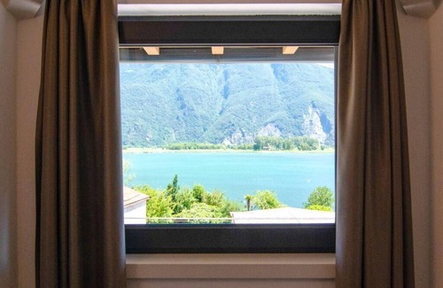 Dascio Apartamento | Dascio Oasi Roof Terrace Holiday Apartment on the Lake with Pool