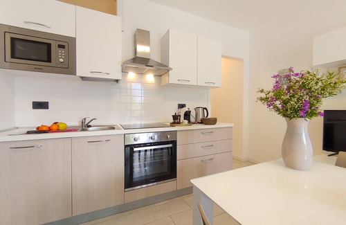 Dascio Apartamento | Dascio Paradise Roof Terrace Holiday Apartment on the Lake with Pool