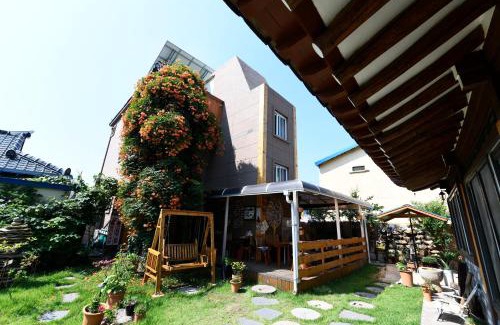 Gwangsan-gu Casa | Dasomchae Hanok stay