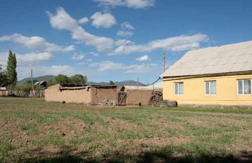 Naryn Region Casa | Dastans Homestay, Bed and Breakfast & Horse riding