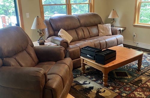 Rumford Center Cabina | Dates are open still in Jan Feb Mar and April vacation! 17 mins to Sunday River!