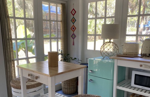 Daufuskie Island Cabaña | Daufuskie Island Historic Palmetto Cottage - Palm Tree Forest With Water Views