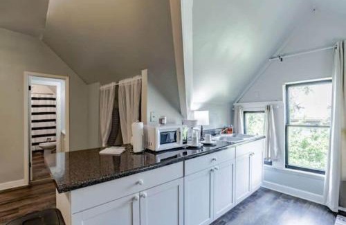 Mobile Apartamento | Dauphin District Darling #3-Downtown, Restaurants