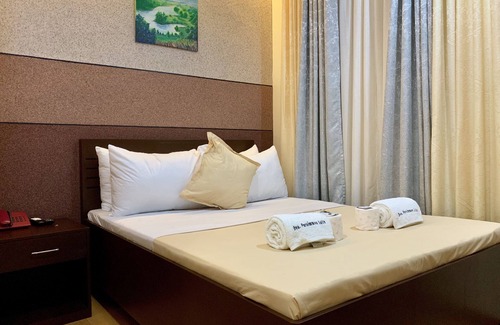 Poblacion District Hotel | Davao Persimmon Suites