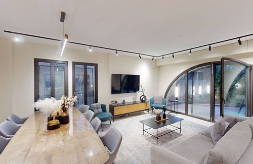 Mamilla Apartamento | David Village-4 Bdrs with Garden & Gorgeous View!